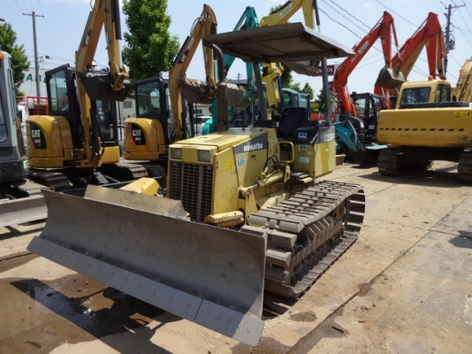 รถดัน KOMATSU D20P-7 1044ชม. ตรงจากญี่ปุ่นกำลังถึงไทยเร็วๆนี้ครับ