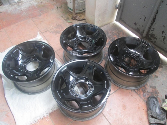 ขายล้อแม๊กกะบะ 6 รูแนวออฟโรด4500บาท