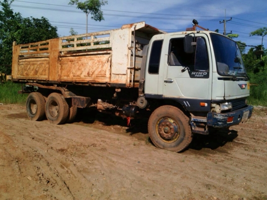 ขายด่วน. รถสิบล้อสองเพลาดั้มพ์.  Hino. Fm 3h. 195