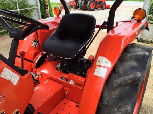 ขายรถไถKubota L3408 (4WD) พร้อมใบมีดหน้าและผานพรวน รถพร้อมใช้งาน