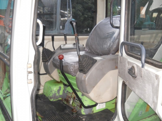 ขายรถเก่านอก komatsu 45-7 หัวเก๋งแทรกเหล็กสภาพสวย สนใจโทร 092-3309229 อี๊ด