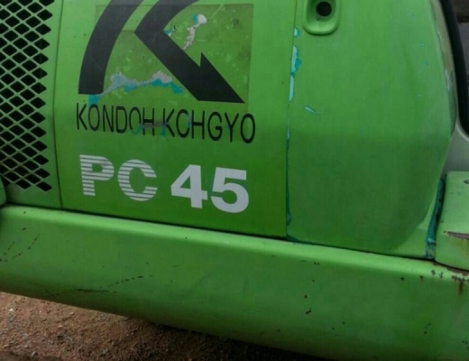 ขายรถเก่านอก komatsu 45-7 หัวเก๋งแทรกเหล็กสภาพสวย สนใจโทร 092-3309229 อี๊ด