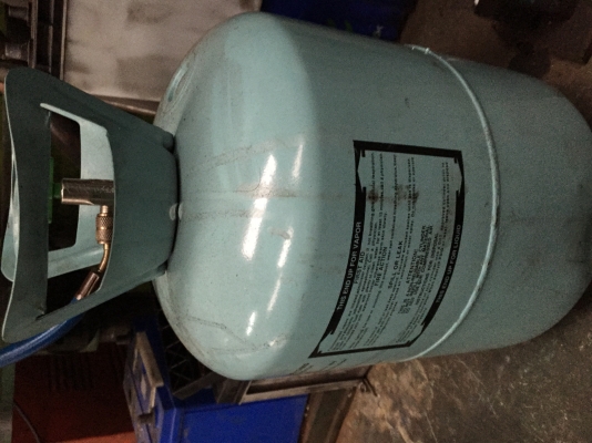 ขายถังเติมน้ำยาแอร์ R134  และถังน้ำมัน