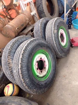 ขายยางรถบรรทุก 4 เส้น 700*15