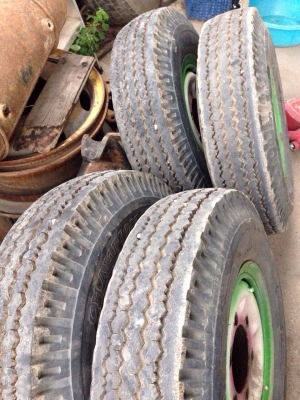 ขายยางรถบรรทุก 4 เส้น 700*15