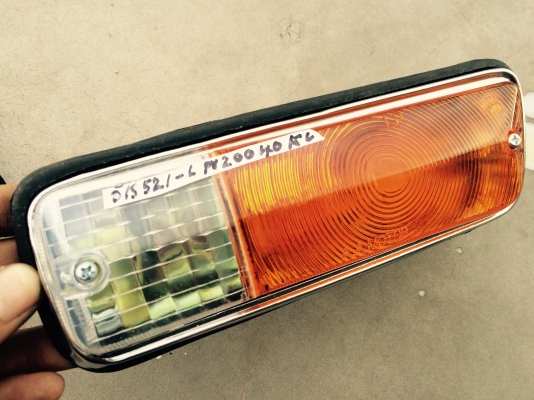 ไฟหรี่ ดัสสัน521 ข้างร่อง ยกคู่ 350 พร้อมส่ง