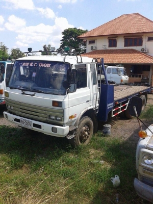 ขาย nissan ud เครื่อง177แรง สภาพดี กระบะต่อใหม่