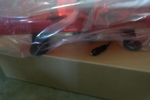 ไฟหมุน แคปซูน  สีแดงล้วน    12V   ฐานแม่เหล็ก 3800 บาท.- พร้อมส่ง ครับๆ