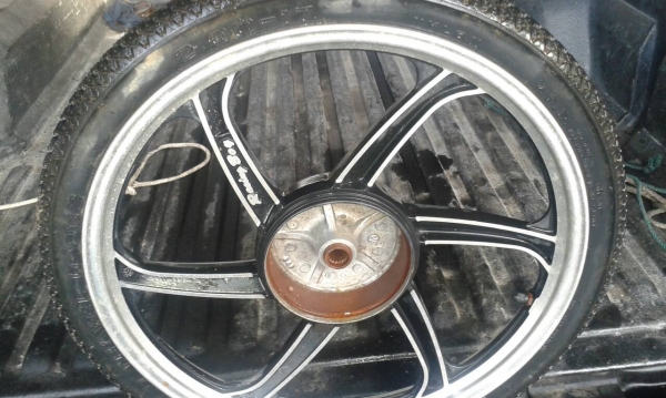 ล้อเเม็กขอบ17พร้อมยางสภาพดี