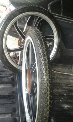 ล้อเเม็กขอบ17พร้อมยางสภาพดี