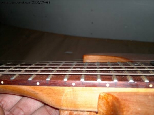 กีต้าร์ไฟฟ้า 1700 บาท