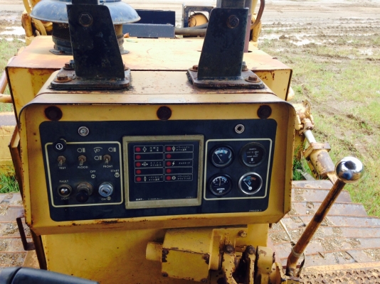 ขายรถแทร็กเตอรD6Hชีลีทูรถทำงานได้5790ชั้วโมงมีเล่มทะเบืยน