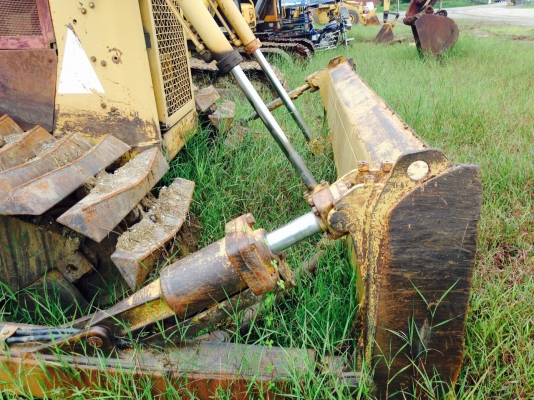 ขายรถแทร็กเตอรD6Hชีลีทูรถทำงานได้5790ชั้วโมงมีเล่มทะเบืยน