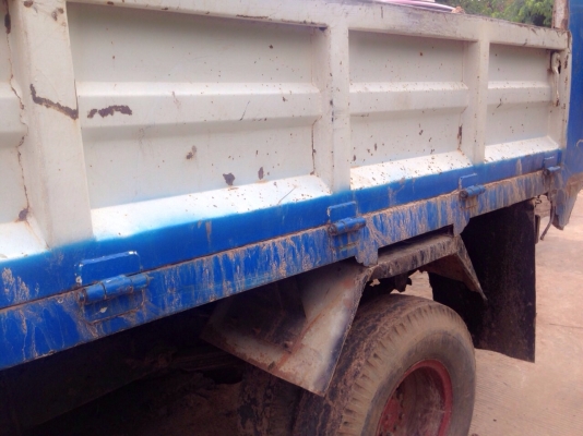 ISUZU ROCKY FRR 175 HP 6BG1 หกล้อดั๊มพ์ กระบะดั๊มพ์เหล็ก 5 ตันความยาว 3.60 เมตรสภาพดีพื้นสวยไม่มีบุบพร้อมบรรทุกหนักได้เลย เครื่องยนต์แรงดีเดิมๆไม่เยิ้ม ภายในเก๋งคอนโซลสวยครบ พวงมาลัยเพาเวอร์ ระบบเบรคทริ๊ปฟี้ครบครัน ช่วงล่างแน่น คัชซีไม่มีบวม ยางสภาพดีประม