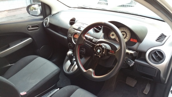 มาสด้า2 AIRBAG/ABS ปี11 เครื่อง1.5 เกียร์ออโต้ แอร์เย็น รถสวย