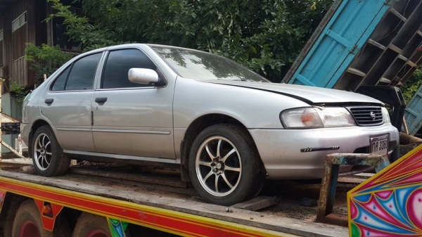 ขายรถเก๋งนิสสันปี38 เครื่องดีเกียร์MT ภายในสวยกระจกไฟฟ้า สภาพพร้อมใช้งาน เอกสารเล่มทะเบียนพร้อมโอน