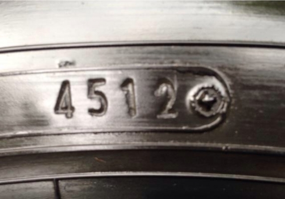 ยาง Dunlop 225 60 18 สิ้นปี12 ดอกเต็ม พร้อมใช้งาน ยาง Dunlop 225 60 18 สิ้นปี12 ดอกเต็ม พร้อมใช้งาน