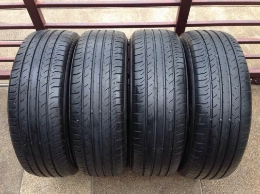 ยาง Dunlop 225 60 18 สิ้นปี12 ดอกเต็ม พร้อมใช้งาน ยาง Dunlop 225 60 18 สิ้นปี12 ดอกเต็ม พร้อมใช้งาน