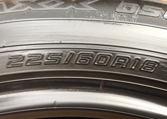 ยาง Dunlop 225 60 18 สิ้นปี12 ดอกเต็ม พร้อมใช้งาน ยาง Dunlop 225 60 18 สิ้นปี12 ดอกเต็ม พร้อมใช้งาน