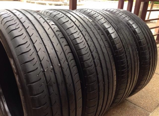 ยาง Dunlop 225 60 18 สิ้นปี12 ดอกเต็ม พร้อมใช้งาน ยาง Dunlop 225 60 18 สิ้นปี12 ดอกเต็ม พร้อมใช้งาน