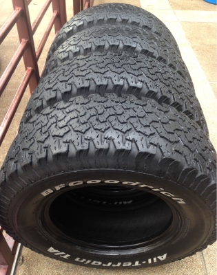 ยาง All BF goodrich 265 70 16 พร้อมใช้งาน ยาง All BF goodrich 265 70 16 พร้อมใช้งาน