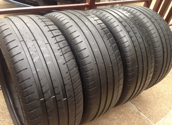 ยาง Michelin 225 40 18 ปี12 ดอกดี เนื้อนิ่มมากๆ ยาง Michelin 225 40 18 ปี12 ดอกดี เนื้อนิ่มมากๆ