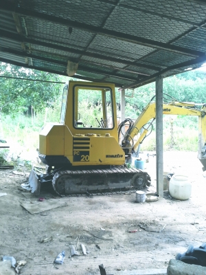 แมคโครเล็กkomatsu pc20-3