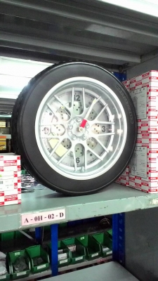 นาฬิกา โมเดลยางรถยนต์ มี 1 เครื่อง tel.081-427-3941