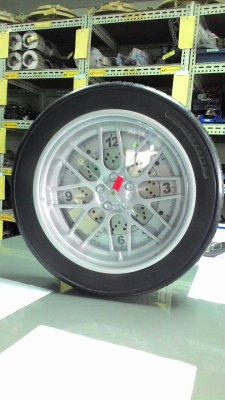 นาฬิกา โมเดลยางรถยนต์ มี 1 เครื่อง tel.081-427-3941