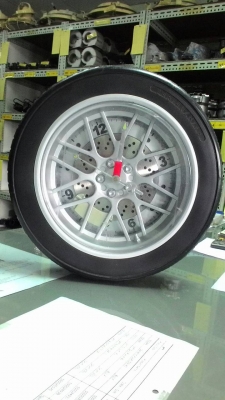 นาฬิกา โมเดลยางรถยนต์ มี 1 เครื่อง tel.081-427-3941