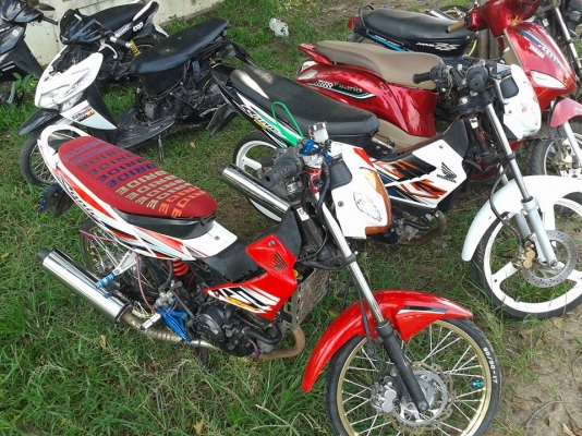 โซนิค 125 แพ๊คคู่ สตาสมือ กับสตาสเท้า   26500 บาท