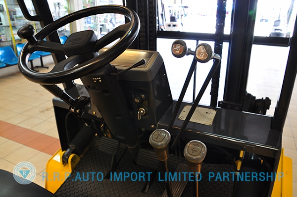 ขายรถโฟล์คลิฟท์มือสอง TCM รุ่น FD30N8  ราคา 315,000 บาท นำเข้าจากประเทศญี่ปุ่น 100\% ไม่เคยใช้งานในประเทศไทย