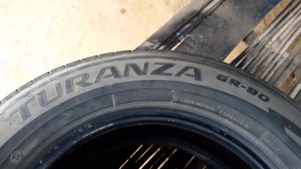 ขาย Bridgestone gr 90 ขอบ 15 สภาพใช้อีกยาว