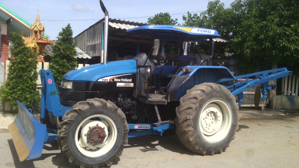 ขายรถไถFORD NEWHOLLAND  รุ่นTS90  กรองใหญ่  เกียร์ข้าง ตรงรุ่น ทะเบียนพร้อมสนใจ0810076640