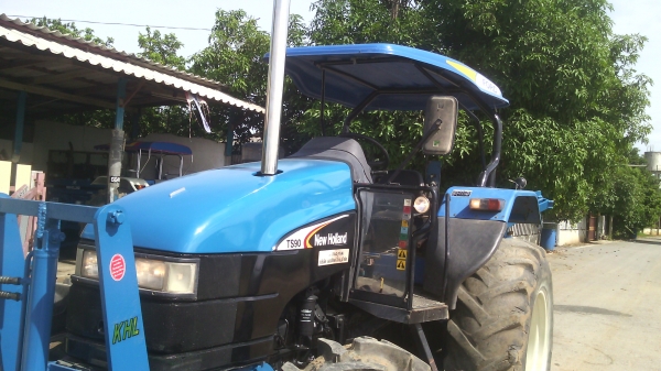 ขายรถไถFORD NEWHOLLAND  รุ่นTS90  กรองใหญ่  เกียร์ข้าง ตรงรุ่น ทะเบียนพร้อมสนใจ0810076640