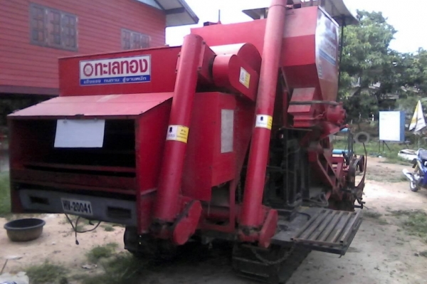 ขายรถเกี่ยว ทะเลทอง อุ้ม พร้อมใช้ แก้ไขตัวบีบเลี้ยวนิดหน่อยมันเลี้ยวช้าข้างหนึ่ง ขายรถเกี่ยว ทะเลทอง อุ้ม พร้อมใช้ แก้ไขตัวบีบเลี้ยวนิดหน่อยมันเลี้ยวช้าข้างหนึ่ง