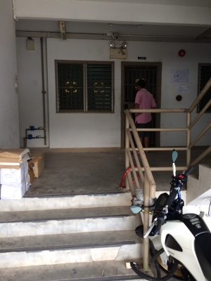 ขายห้องเอื้ออาทรลาดกระบัง2เฟตล2ตึก86ชั้น1 ตรงบันไดทางขึ้น