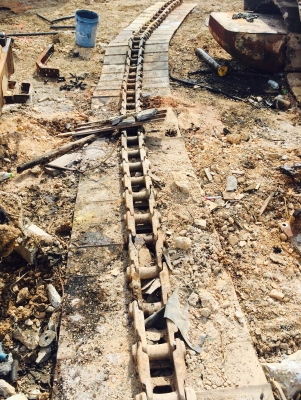 ขาย โซ่พร้อมแผ่นKOMATSU PC200-8 ขาย โซ่พร้อมแผ่นKOMATSU PC200-8