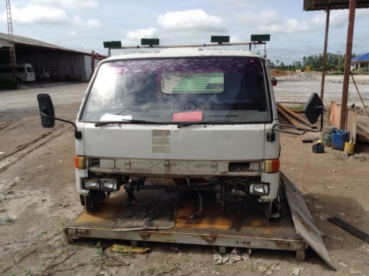 ขายหัว 6ล้อ ISUZU - NPR สีขาว ขายหัว 6ล้อ ISUZU - NPR สีขาว