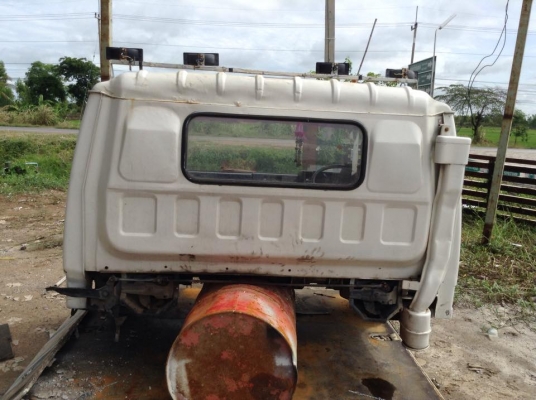 ขายหัว 6ล้อ ISUZU - NPR สีขาว ขายหัว 6ล้อ ISUZU - NPR สีขาว