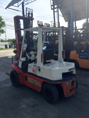 -:-*&bull;*ข า ย ร ถ ย ก นำ เ ข้ า*&bull;*-:-NISSAN PH02 2ตัน เครื่องเบนซิล เสาสูง6เมตร สนใจติดต่อ083-062-0223/098-329-9549(ปอนด์)