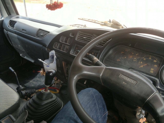 สิบล้อ ราคา1,190,000บ อีซูซุ 270 ยูโรปี40 ดั้มสามมิตร สภาพดีสวยเดิมๆช่วงล่างเต็ม แคชชีสวยจัด พร้อมใช้งาน เล่มทะเบียนพร้อมโอน ราคา 1,190,000บ ครับท่าน