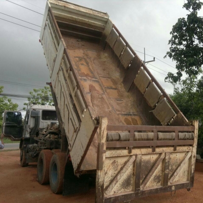 สิบล้อ ราคา1,190,000บ อีซูซุ 270 ยูโรปี40 ดั้มสามมิตร สภาพดีสวยเดิมๆช่วงล่างเต็ม แคชชีสวยจัด พร้อมใช้งาน เล่มทะเบียนพร้อมโอน ราคา 1,190,000บ ครับท่าน