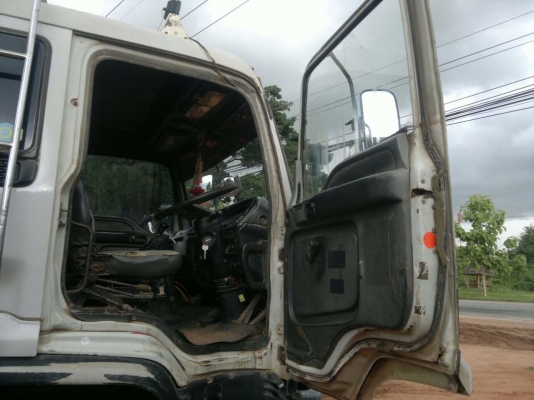 สิบล้อ ราคา1,190,000บ อีซูซุ 270 ยูโรปี40 ดั้มสามมิตร สภาพดีสวยเดิมๆช่วงล่างเต็ม แคชชีสวยจัด พร้อมใช้งาน เล่มทะเบียนพร้อมโอน ราคา 1,190,000บ ครับท่าน