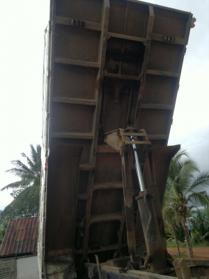 สิบล้อ ราคา1,190,000บ อีซูซุ 270 ยูโรปี40 ดั้มสามมิตร สภาพดีสวยเดิมๆช่วงล่างเต็ม แคชชีสวยจัด พร้อมใช้งาน เล่มทะเบียนพร้อมโอน ราคา 1,190,000บ ครับท่าน