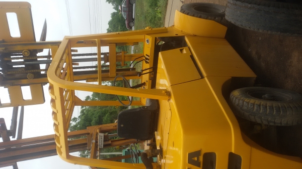 ขายรถยกขนาด 4 ตันพร้อมใช้ ขายรถยกขนาด 4 ตันพร้อมใช้