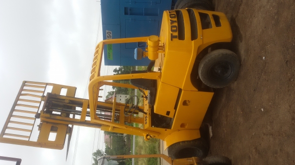 ขายรถยกขนาด 4 ตันพร้อมใช้