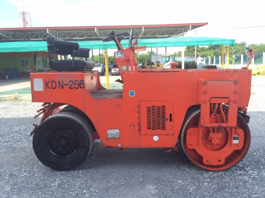 ขายรถบดBomagรุ่นBw110Acมือสองญี่ปุ่นหน้าเหล็กหลังยาง2.5ตัน