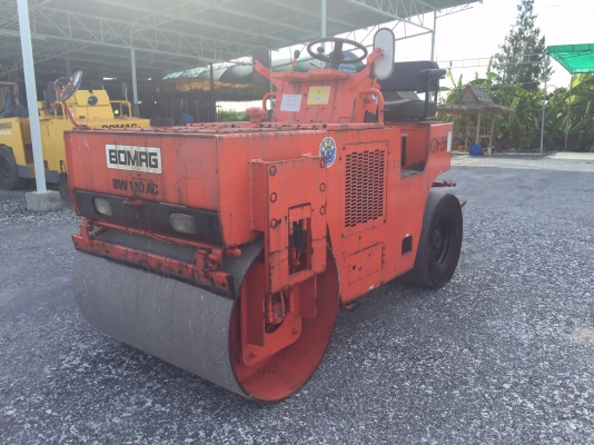 ขายรถบดBomagรุ่นBw110Acมือสองญี่ปุ่นหน้าเหล็กหลังยาง2.5ตัน
