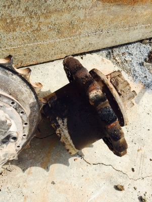 ขาย มอเตอร์ตัวเดิน KOMATSU PC200-8 มี1คู่ครับ ขาย มอเตอร์ตัวเดิน KOMATSU PC200-8 มี1คู่ครับ